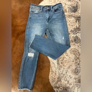 Judy Blue Jeans Womens 9/29 Howdy Boyfriend  JB88108MD Raw Hem High Rise Distres